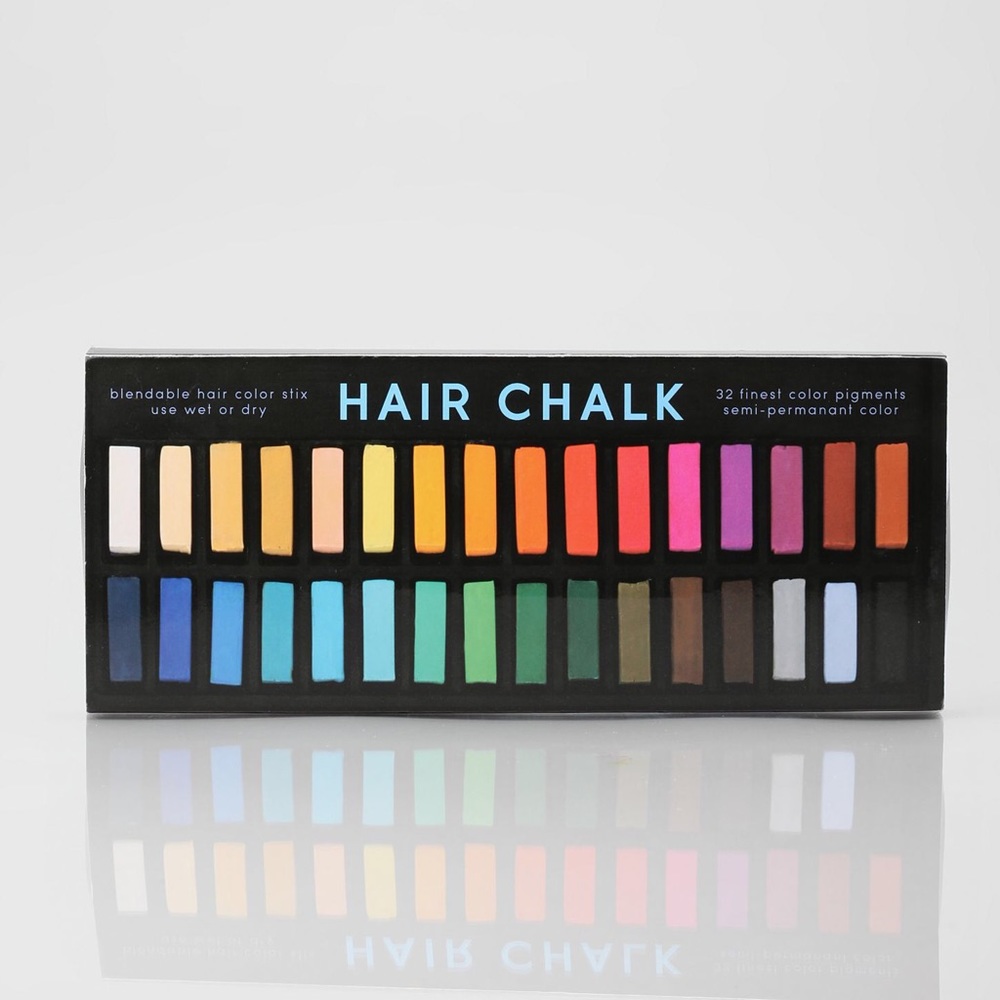 Urban Outfitters 32-piece rainbow hair chalk